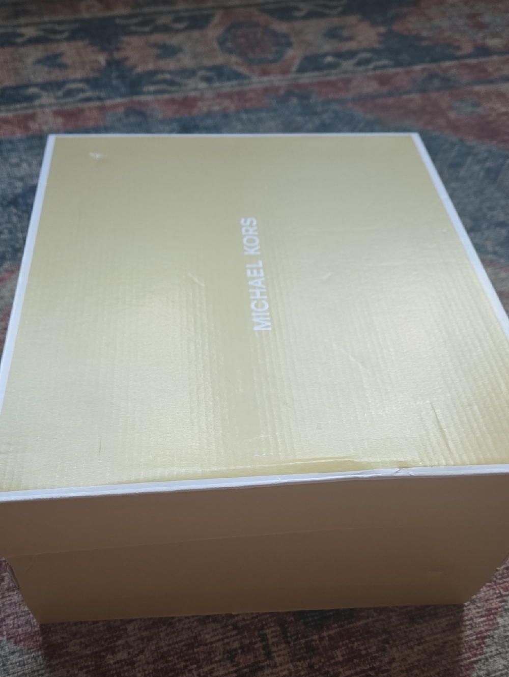 Michael Kors Cream and Gold MK Logo Thong Sandals With Box And Packing. - Picture 4 of 5